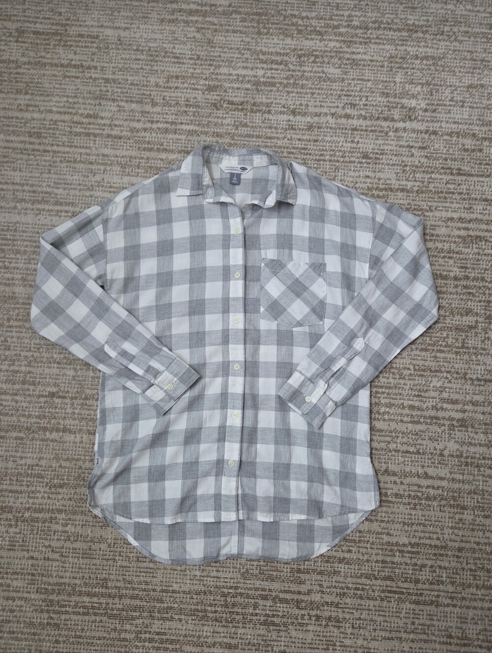 Old Navy The Boyfriend Shirt In Gray and White Plaid - Small Tall